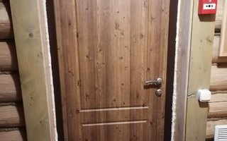 металлическая дверь для дачи с порошковым покрытием и МДФ