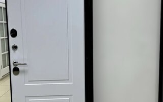 внутренняя сторона двери с терморазрывом, отделка МДФ