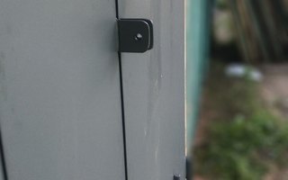 металлические гаражные ворота с калиткой, окрас нитроэмаль, модель ВГМ - 36, блок с замками